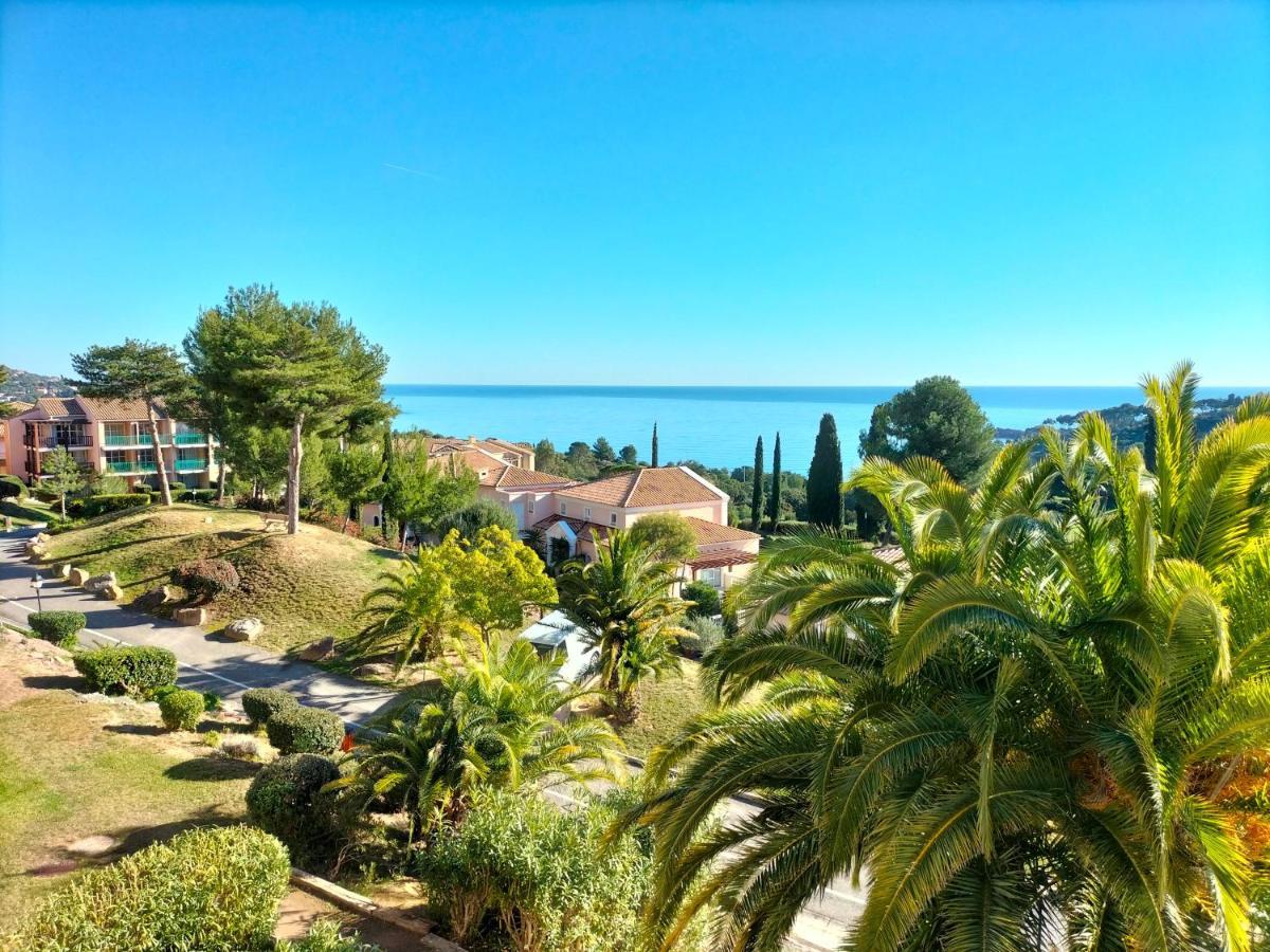 Superbe Appartement Avec Vue Mer Et Piscine Saint-Raphaël 外观 照片
